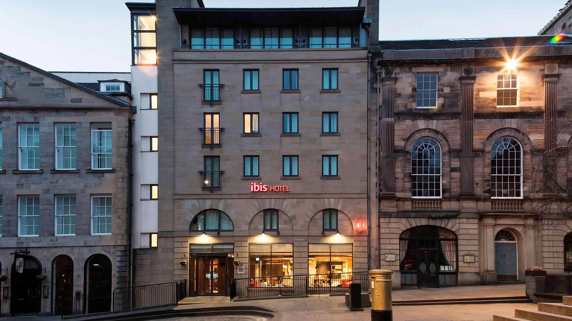 Ibis Edinburgh Centre Royal Mile - Hunter Square location
