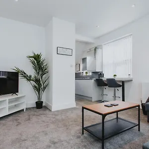 1 Bed Stylish City Flat 2nd Floor Close To City Centre With Free Parking, King Size Bed & Wi-fi Apartment Nottingham