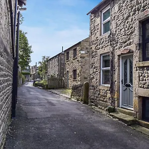 April - Uk2152 Holiday home Settle
