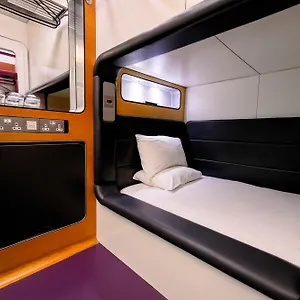 Капсульный отель Yotelair London Gatwick Airport Хорли