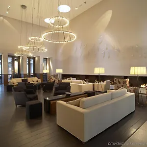 מלון Park Plaza ****