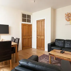 Apartment Cozy Beside Castle!!!