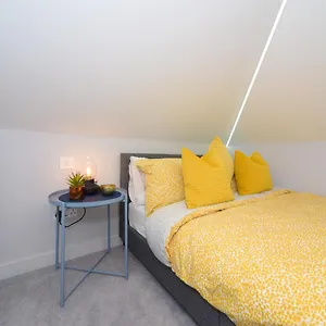 Super Cool Luxury Studio Near The Beach - Smart Tv, Fast Wifi Apartment Bournemouth