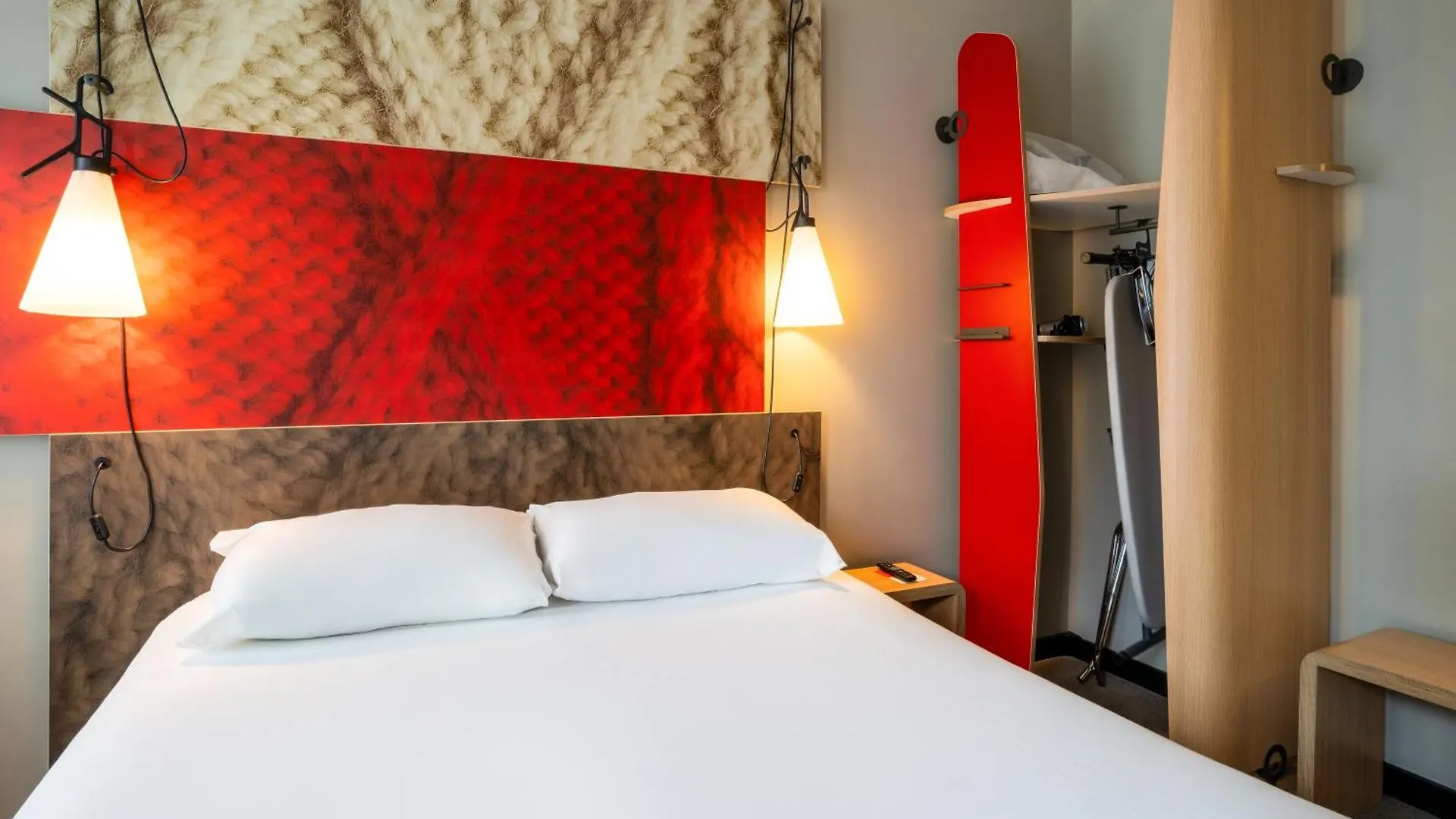 Ibis Edinburgh Centre Royal Mile - Hunter Square Hotel 3*,  United Kingdom